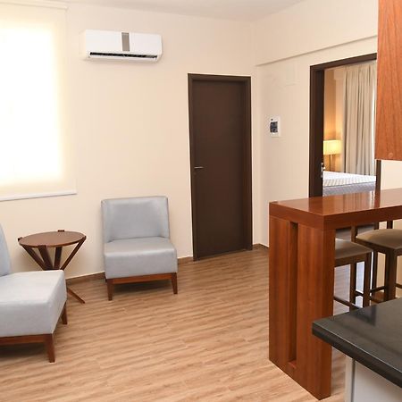 Taos Apart Hotel ซานตาครูซเดอลาเซียร์รา ภายนอก รูปภาพ