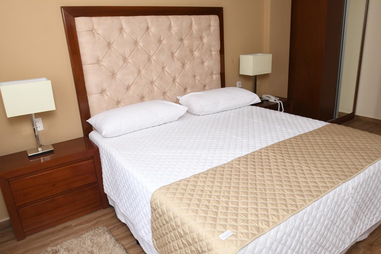 Taos Apart Hotel ซานตาครูซเดอลาเซียร์รา ภายนอก รูปภาพ